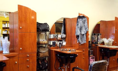 Salon 220 220 Ellis St, Kewaunee Wisconsin 54216