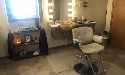 Stylin' & Smilin' Salon