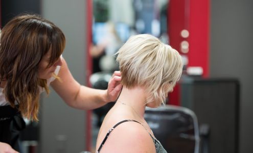 Signatures Salon And Spa