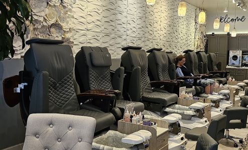 Luv Nails 17 South La Grange Road, La Grange Illinois 60525