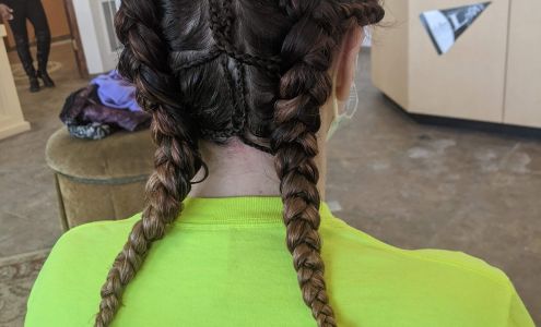 La' James International College