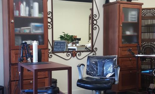 Salon 111 San Saba