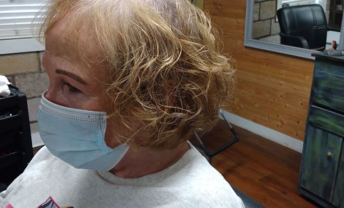 Scandles Hair & Nailz Salon