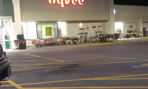 Hy-Vee Grocery Store Canton