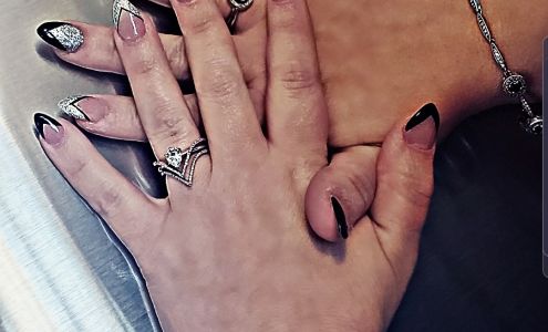 California Nails Tiffin