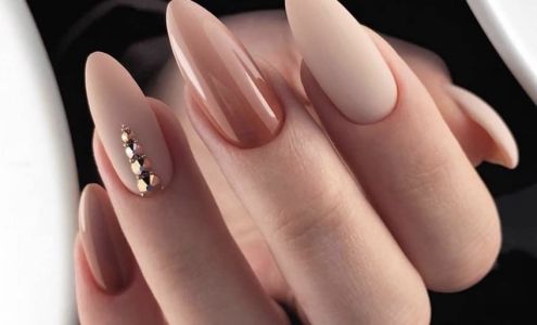 Hollywood Nails and Spa