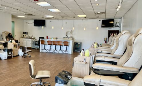 Posh Nail Lounge 204 W Silver Spring Dr, Glendale Wisconsin 53217