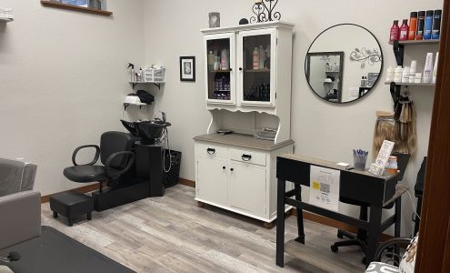 Dream Hair Studio- Shelly Pohlman 136 Union Street, Johnson Creek Wisconsin 53038