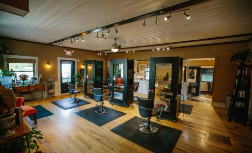 Lovely Salon and Spa 3724 S Kinnickinnic Ave, St Francis Wisconsin 53235