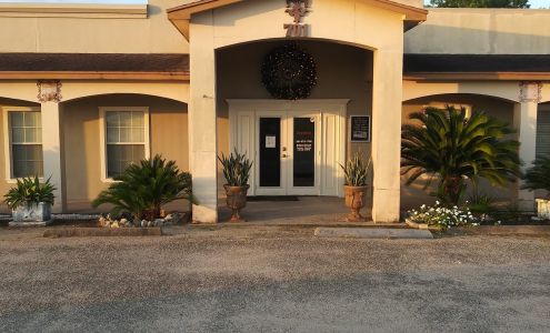 Studio 35 701 Henderson Ave, Palacios Texas 77465