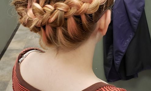 Headlines Hair & Nail Salon 115 E Main St, Cherokee Iowa 51012