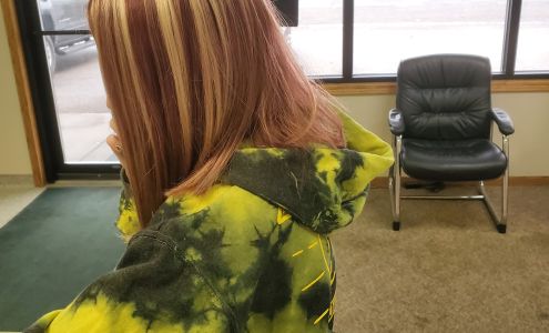 Amy's Cut Above Ashton