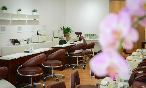 Bijou Nails & Beauty 128 South St #1, Oyster Bay New York 11771