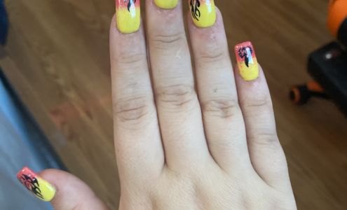 4 Season Nails Beecher