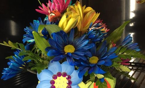 Kris' Beauty Salon White Lake