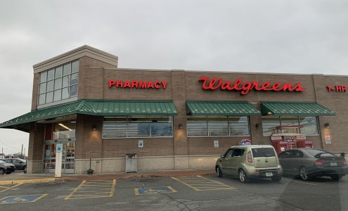 Walgreens Lake Station