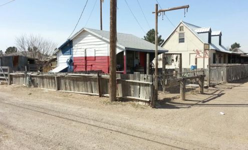 Woody's Way Barber Salon 104 E 9th St, Pecos Texas 79772