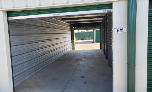 Crestlne Self Storage