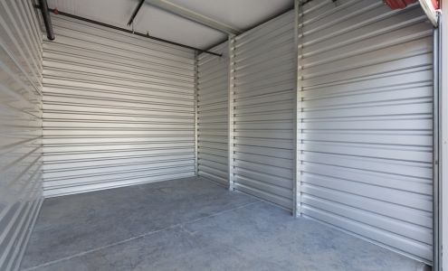 Young's Storage Lakeport