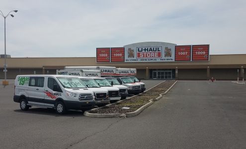 U-Haul Storage at East Nob Hill