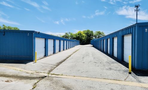 Pack-N-Stack Mini Storage of Springfield - Kansas & Kearney