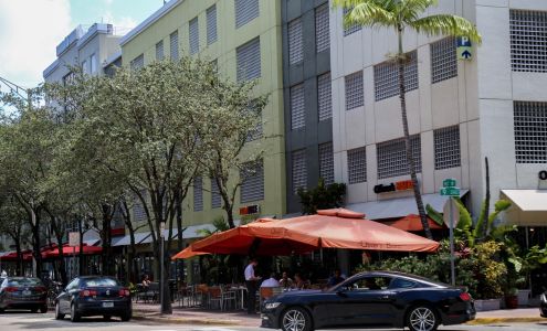 The Shoppes at West Avenue