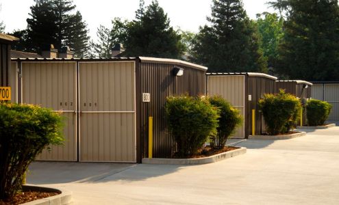 Derrel's Mini Storage