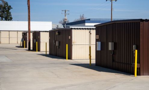 Derrel's Mini Storage