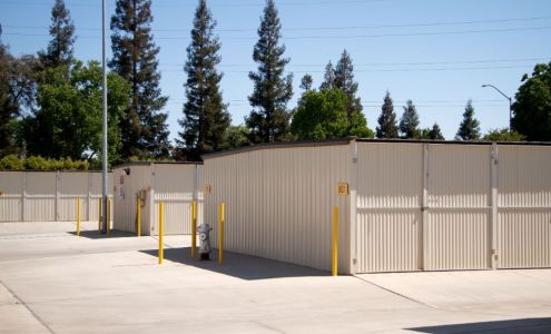 Derrel's Mini Storage