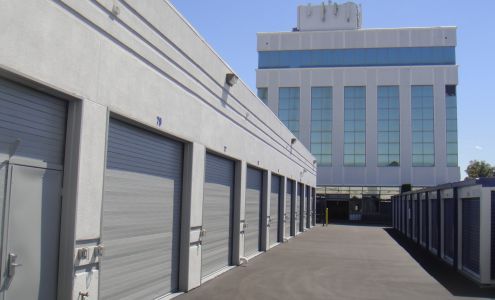 Broadway Burlingame self Storage