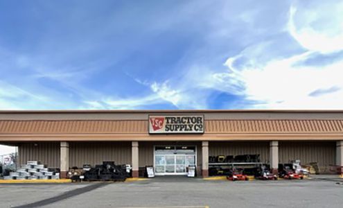 Tractor Supply Dodge City