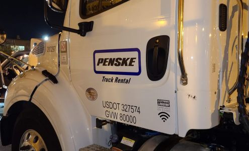 Penske Truck Repair & Fuel Station