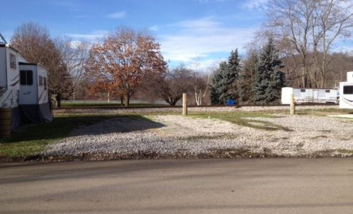 Bledsoe Store It and Campground