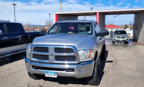 In & Out Car Wash Cañon City