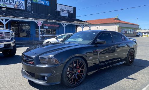 Universal Tires & Wheels