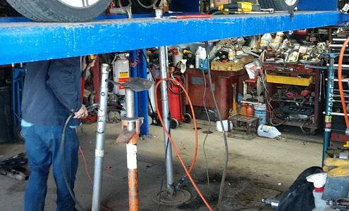 Carl's Muffler Shop & Auto Perryville