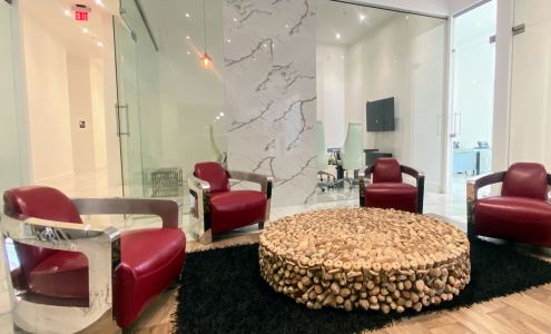 Naomi Preston - Miami Property Broker