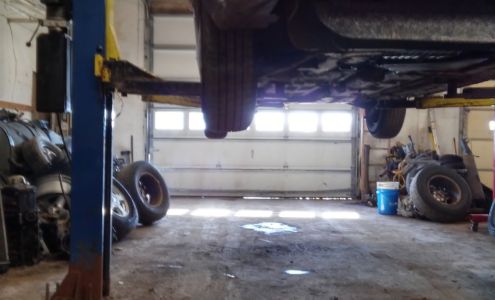 Harleys Car Care & Towing