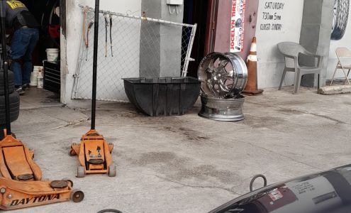 Jocelyn Tire Specialist