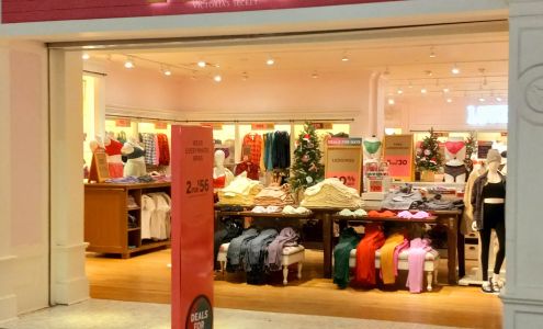 Victoria's Secret & PINK by Victoria's Secret