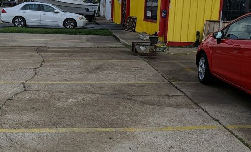 El Ceiveno Tire Repair