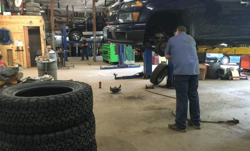 Hall's Garage (Auto Repair & Service) Cornwall