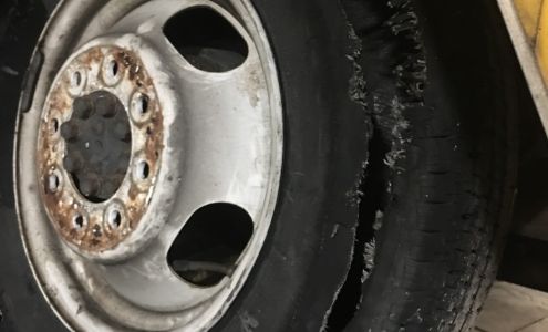 Price 24 Hour Tire & Wrecker Winfield