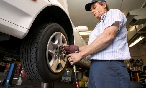 Los V Tires & Auto Repair Lynn