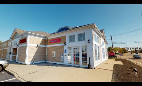 Bank of America (with Drive-thru ATM)