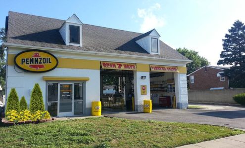 Universal Pennzoil Oil Change Center