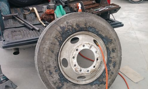 Er 24 hour truck tire repair mobile service