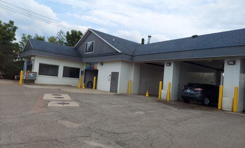 Dirt Squirt Auto Spa