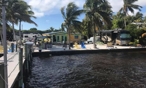 DJ's Classic Cars Ashburnham