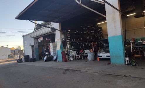 Hector's Tire Shop